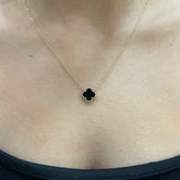 585 Black NoirBloom Kette aus 14 Karat Gold mit schwarzem Kleeblatt Anhänger – eleganter Symbolschmuck für Damen