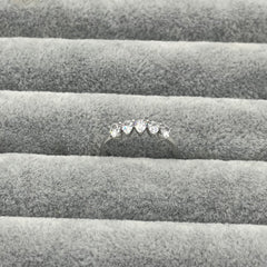 585 Damla Viva Ring aus Gelbgold 14K – Detailaufnahme