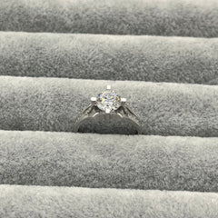 585 Infinity Glow Einstein Ring aus Gelbgold 14K – Detailaufnahme