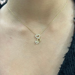 585 Trilove Kette aus 14 Karat Gold mit drei verbundenen Herzen und Zirkonia – elegante Damenhalskette