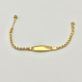 916 Block Kinderarmband aus 22 Karat Gold mit markanter Namensplatte