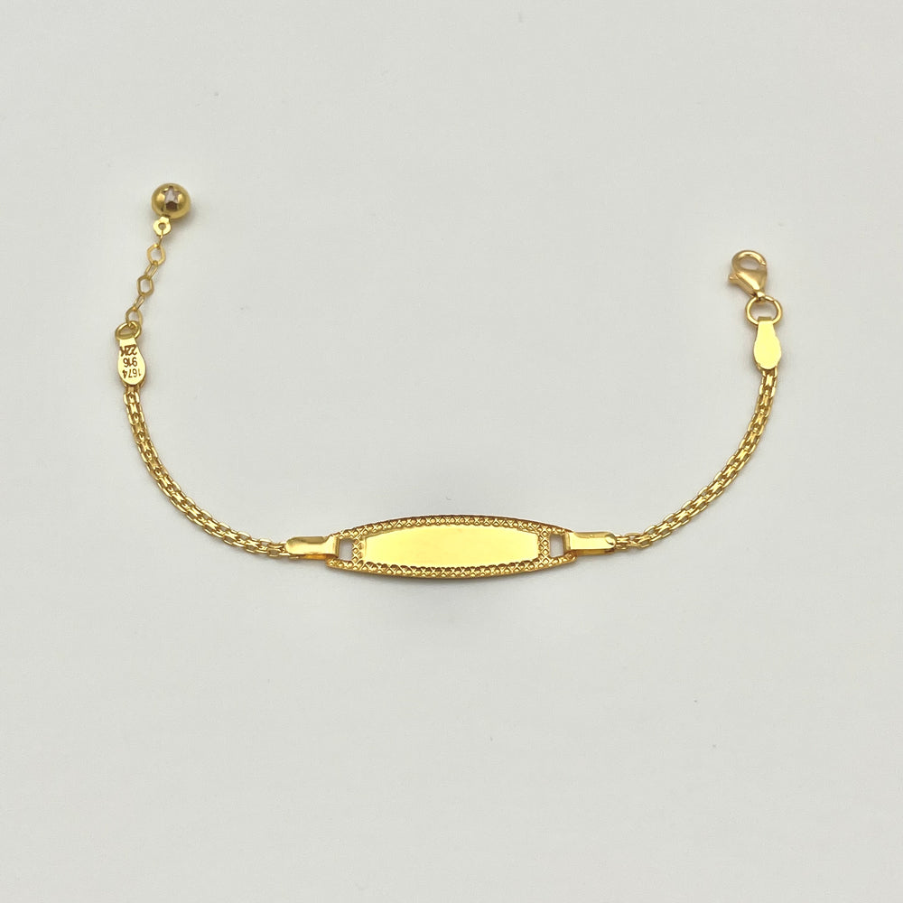 916 Filigran Kinderarmband aus 22 Karat Gold mit fein verzierter Namensplatte
