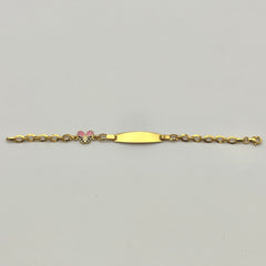 Detailansicht des Schmetterling-Motivs am Kinderarmband aus 916 Gold