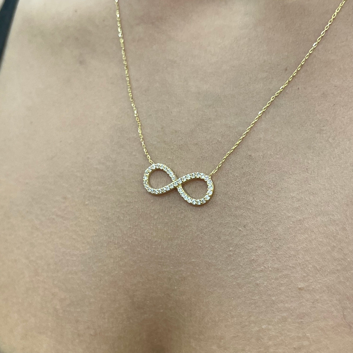 585 Unendlich Kette