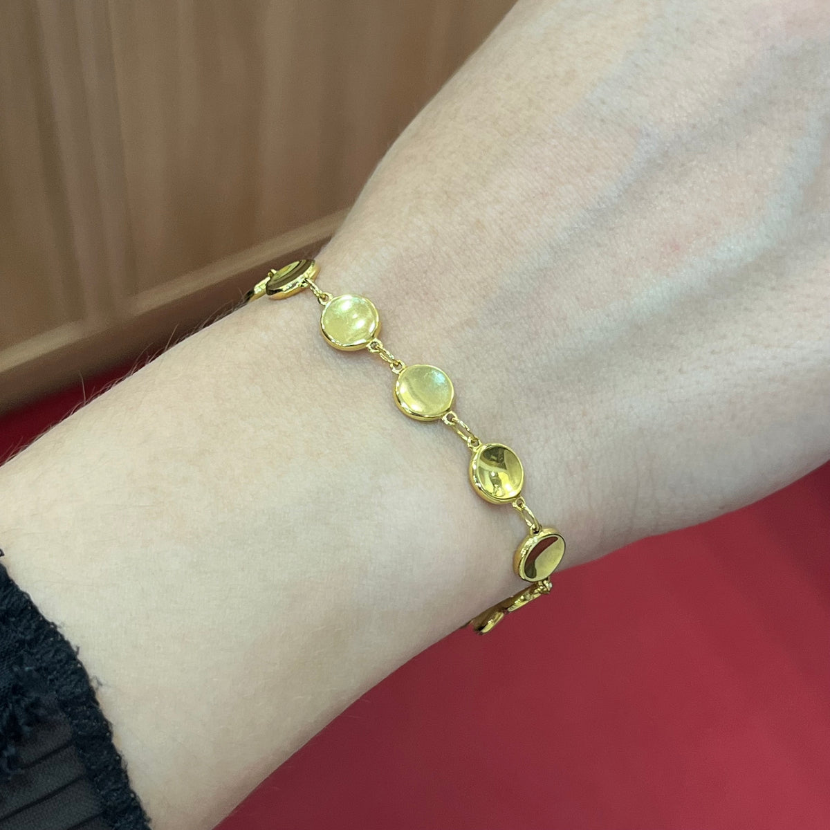 585 Pullu Plaka Armband