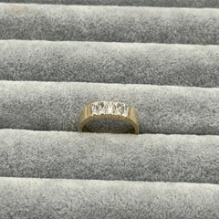 585 Celia Baget Ring aus Gelbgold 14K – Detailaufnahme