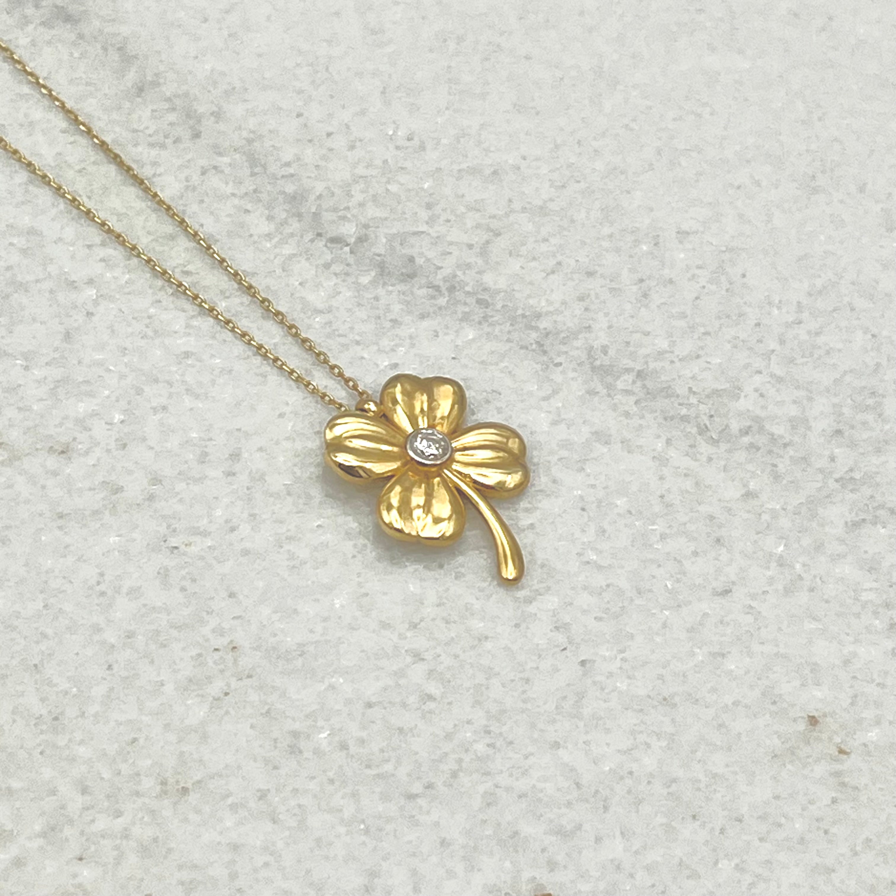 585 Cloveria Kette aus Gelbgold 14K – glänzende Oberfläche Detailaufnahme
