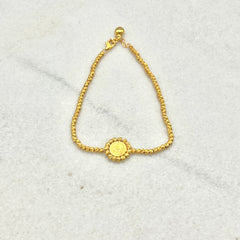 585 Dorika Reşat Armband aus Gelbgold 14K – vollständige Ansicht am Handgelenk