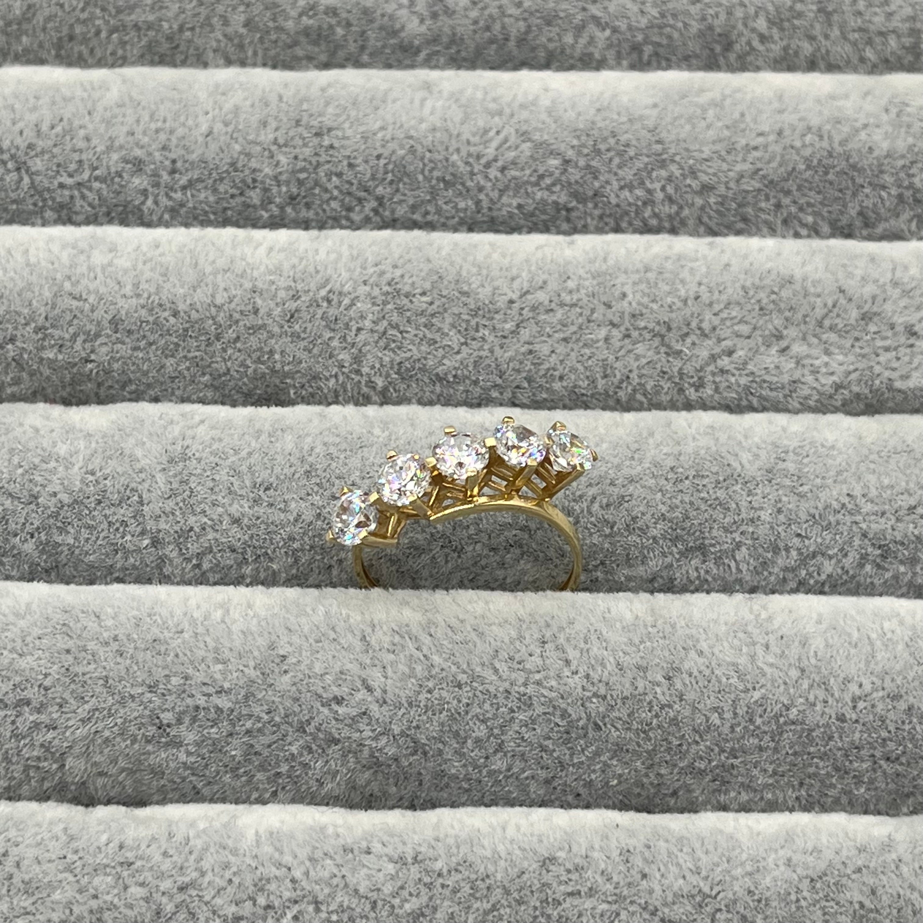 585 Dualin Fünfstein Ring aus Gelbgold 14K – Zirkonia Fünfstein Detailansicht