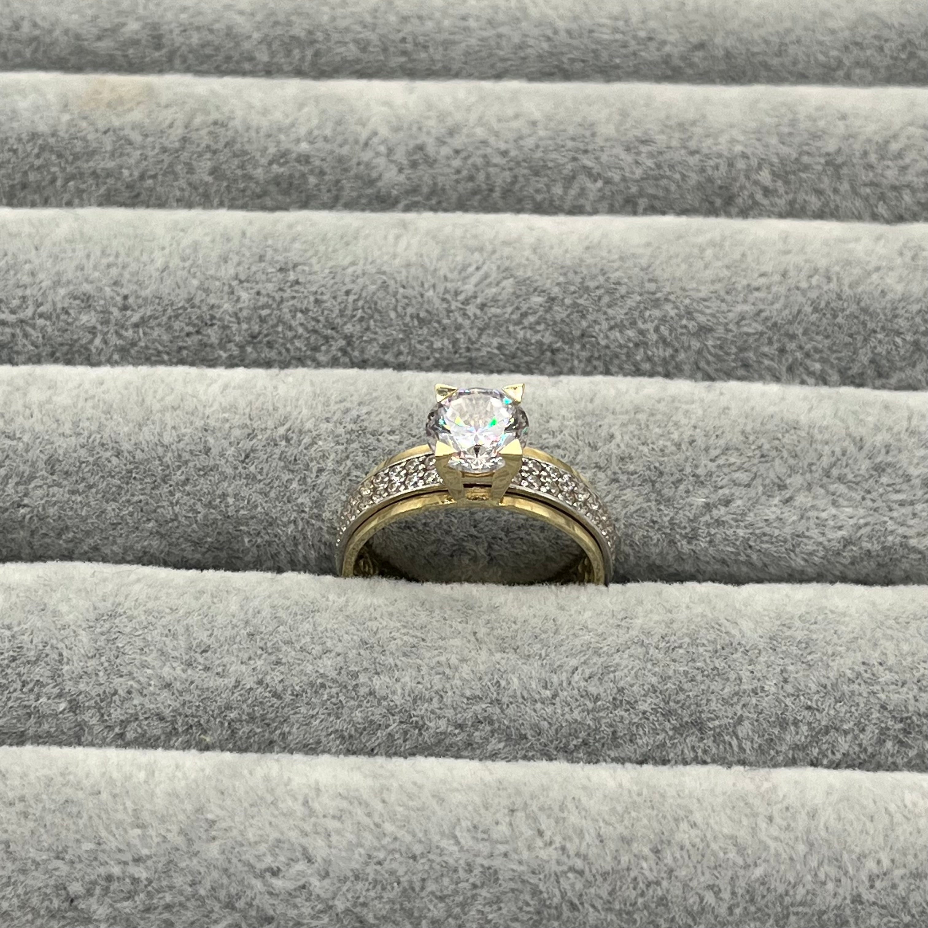 585 Duovella Einstein Ring aus Gelbgold 14K – Detailaufnahme