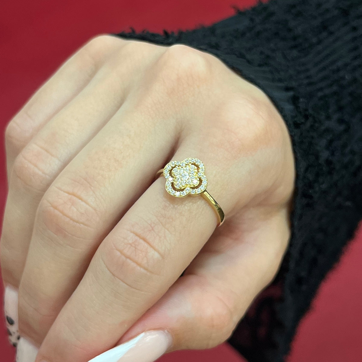 585 Floriva Ring aus 14 Karat Gold mit Zirkonia – eleganter Blumenring für Damen