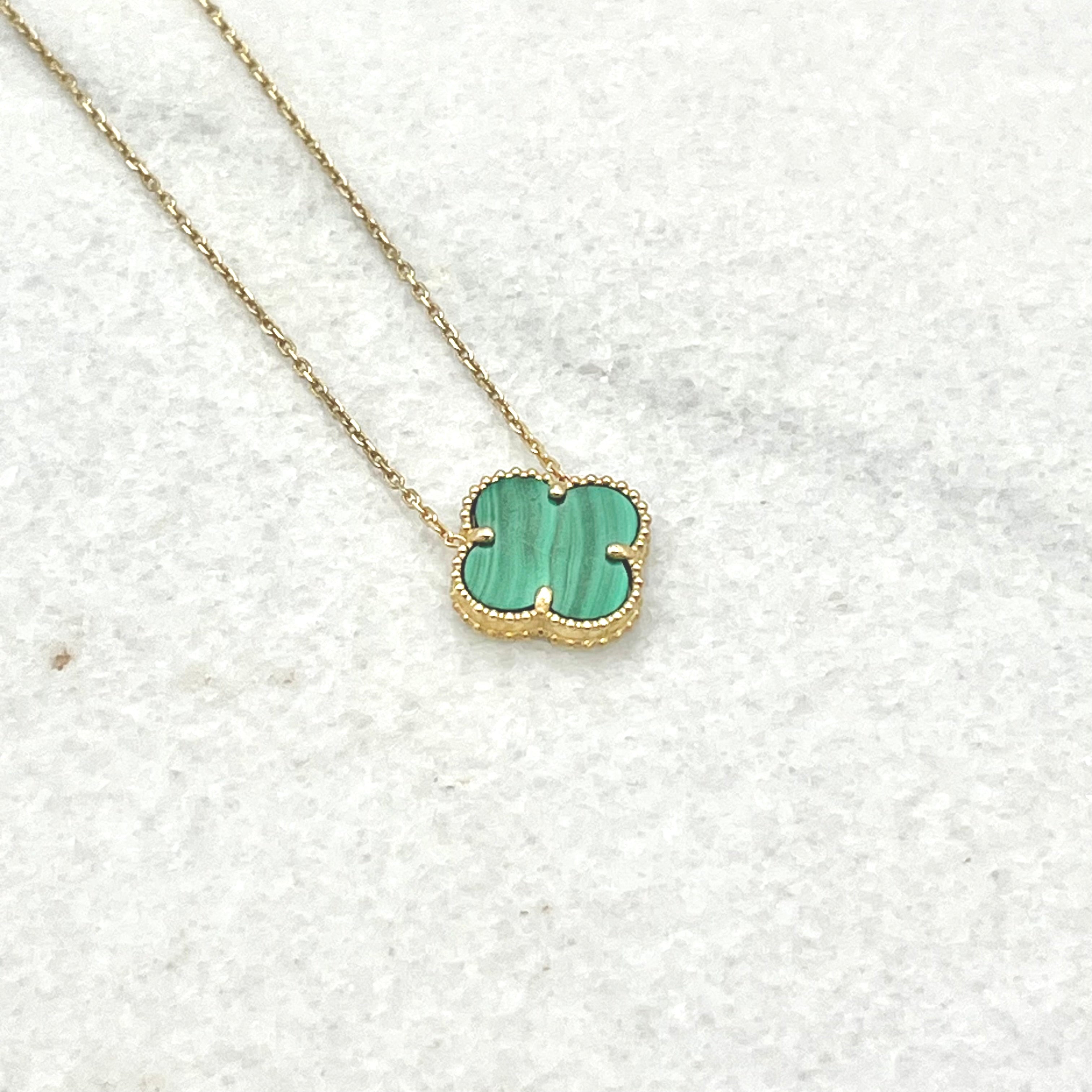 585 GoldenClover Kette aus Gelbgold 14K – glänzende Oberfläche Detailaufnahme