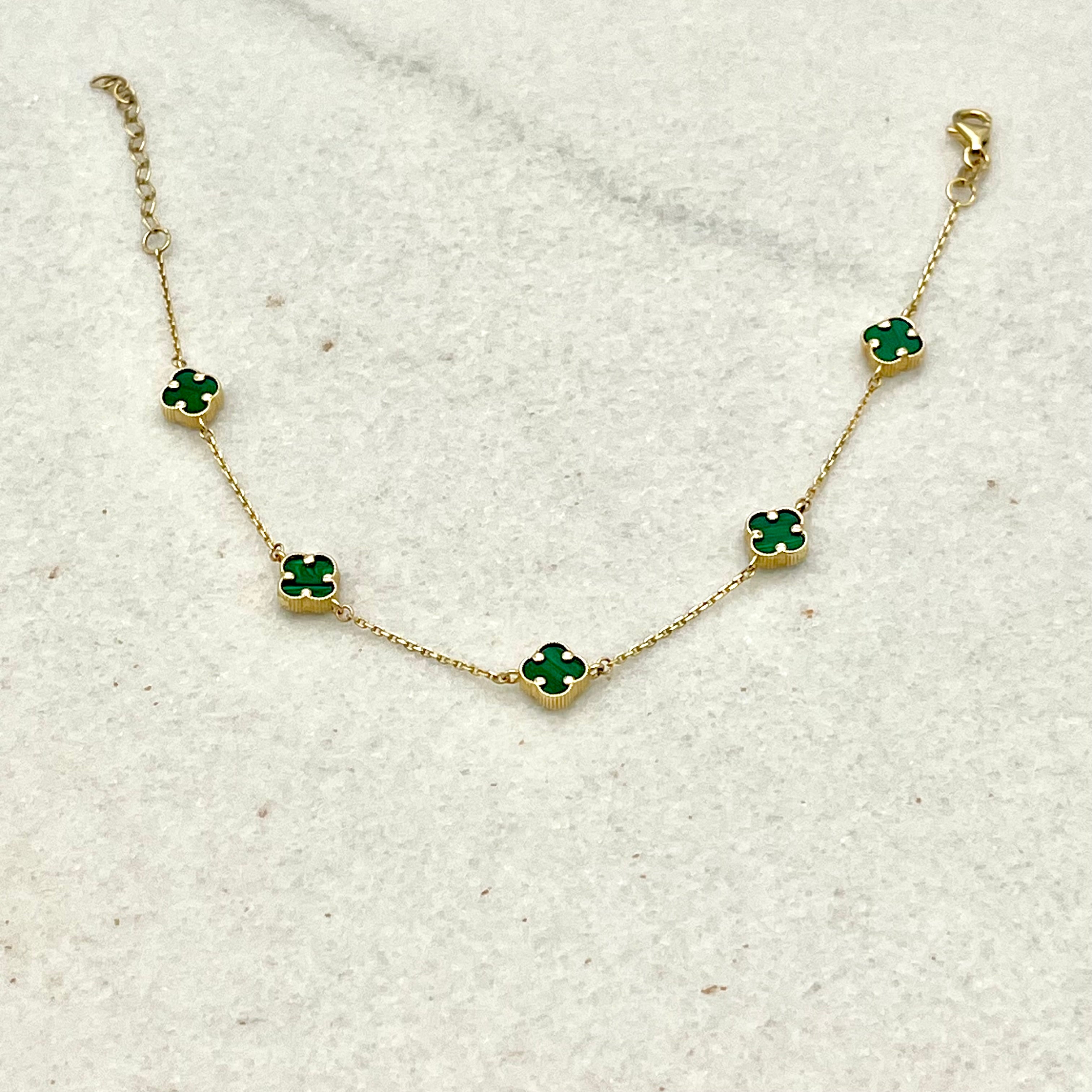 585 Green Clover Armband aus Gelbgold 14K – grünes Kleeblatt Detail