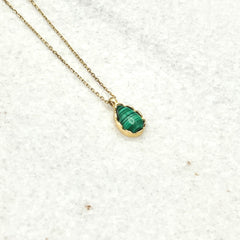 585 Green Drop Kette aus Gelbgold 14K – glänzende Oberfläche Detailaufnahme