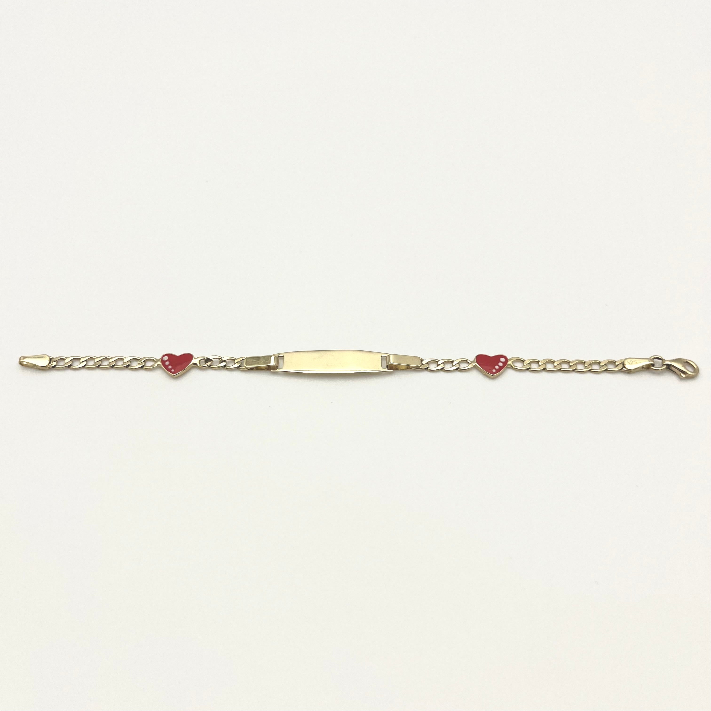 Detailansicht des Herzmotivs am Kinderarmband aus 585 Gold