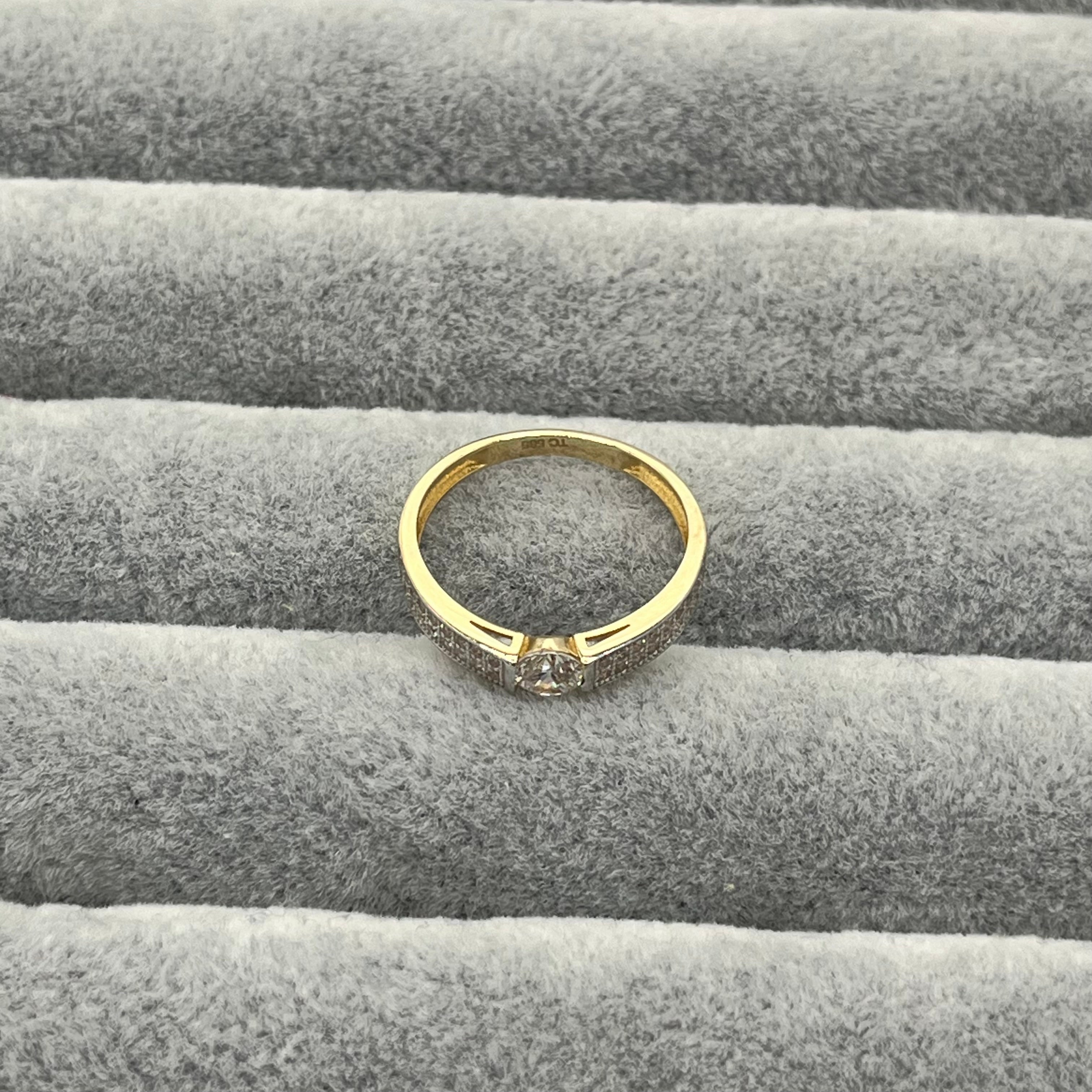 585 Lineux Einstein Ring aus Gelbgold 14K – glänzende Oberfläche Ansicht