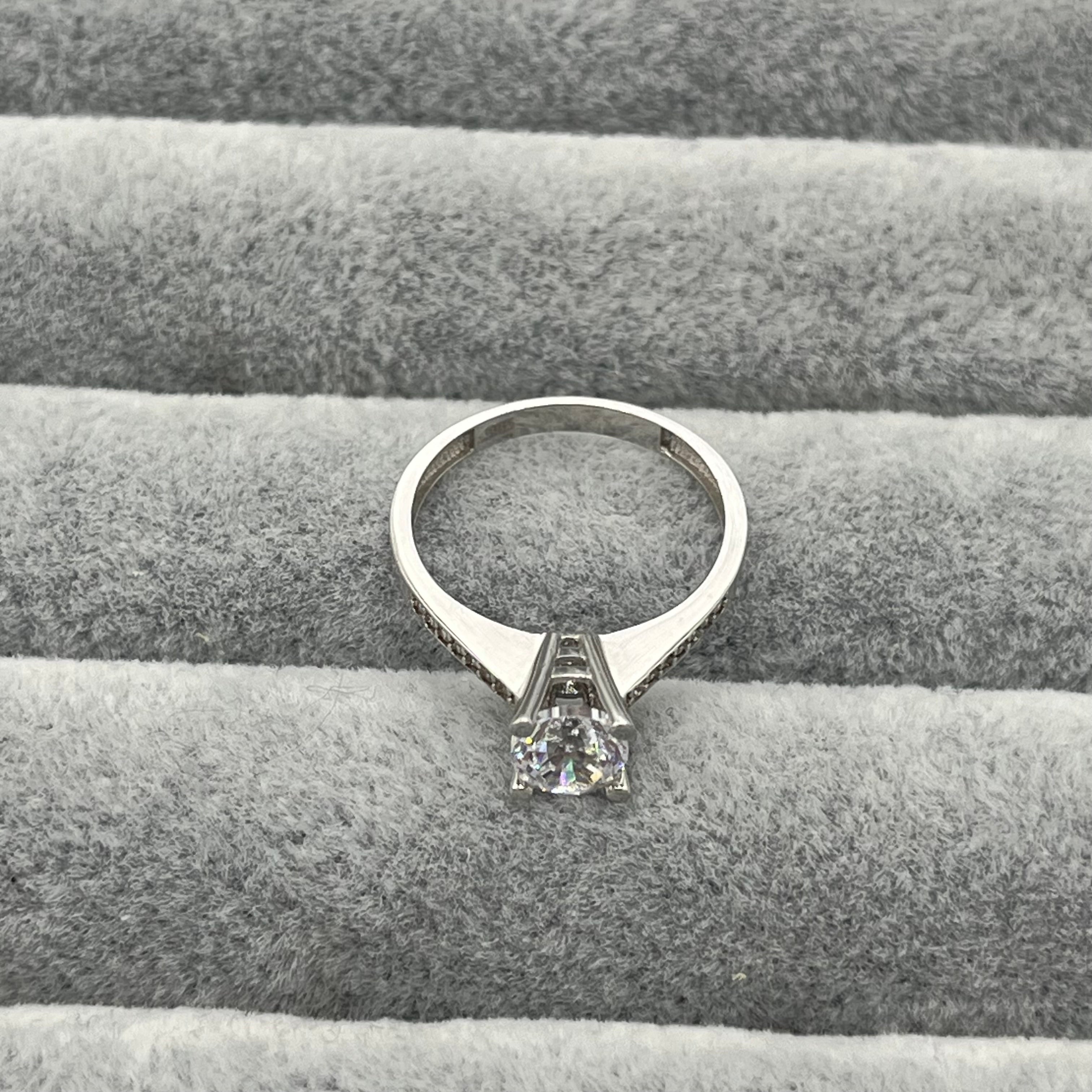 585 Lumiere Einstein Ring aus Gelbgold 14K – glänzende Oberfläche Ansicht