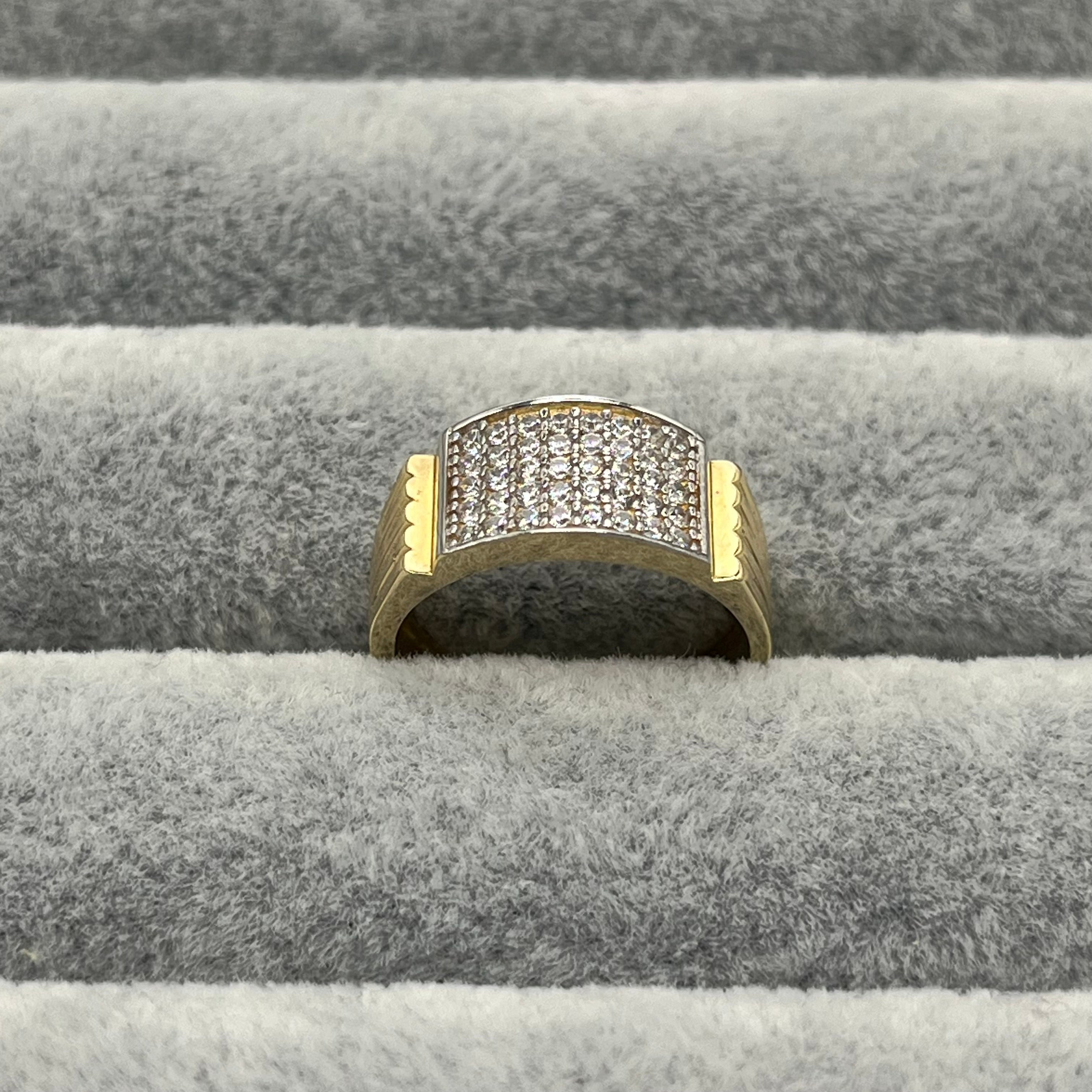 585 Luxaro Ring aus Gelbgold 14K – Zirkonia Detailansicht