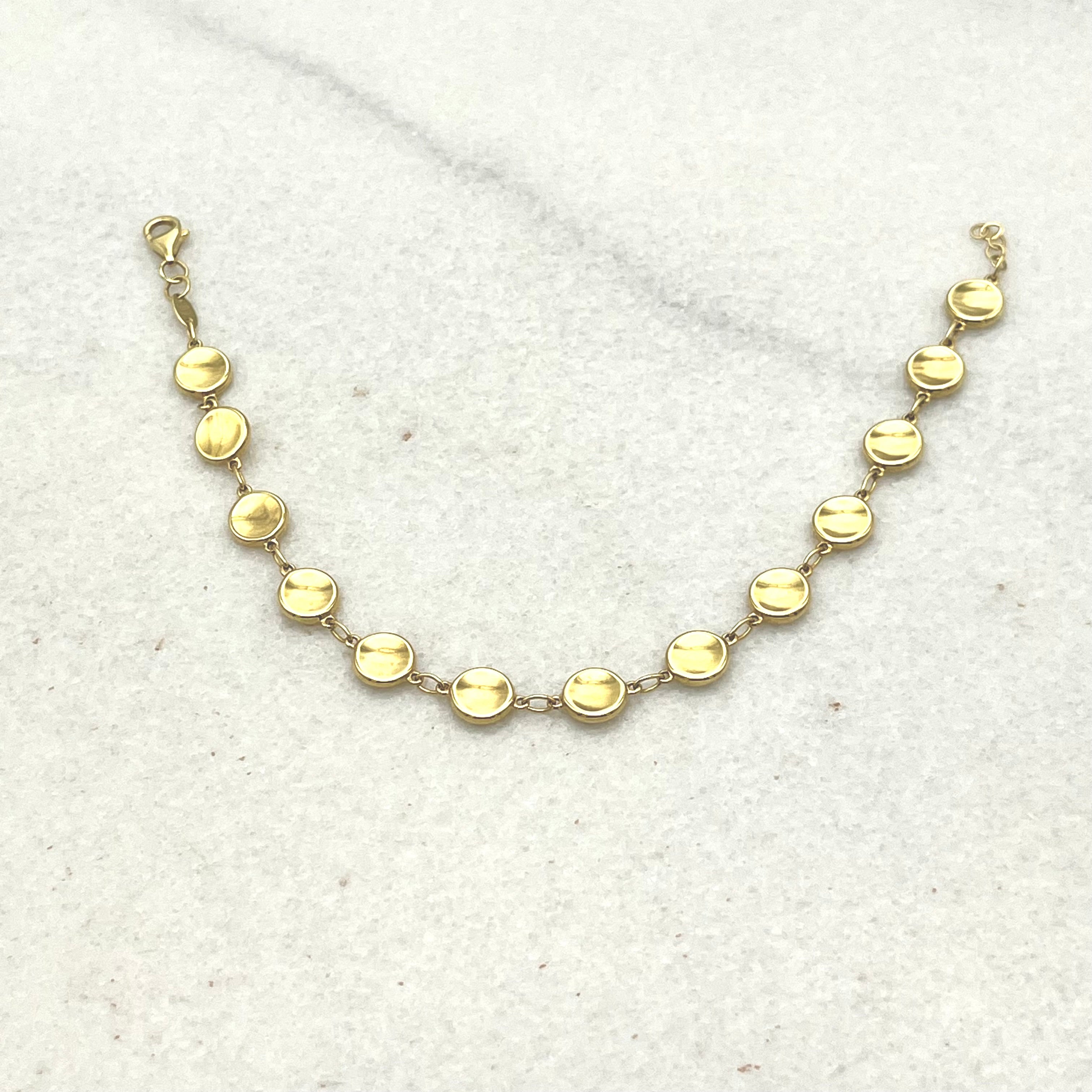 585 Pullu Plaka Armband aus Gelbgold 14K – glänzende runde Plaketten Detail