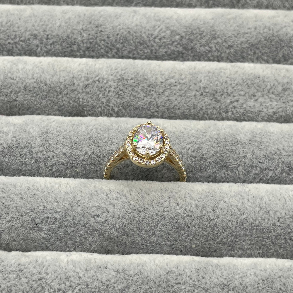 585 Twinklelux Ring aus Gelbgold 14K – Detailaufnahme