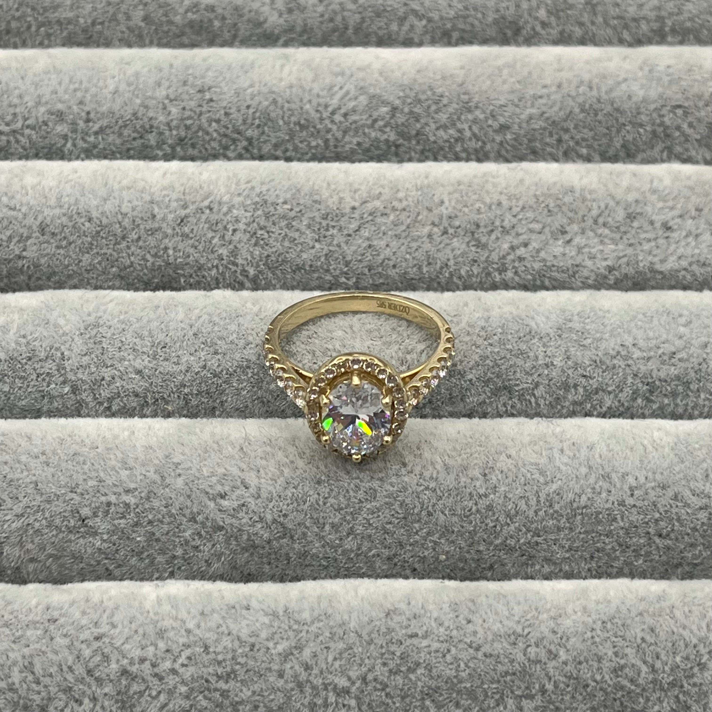 585 Twinklelux Ring aus Gelbgold 14K – glänzende Oberfläche Ansicht