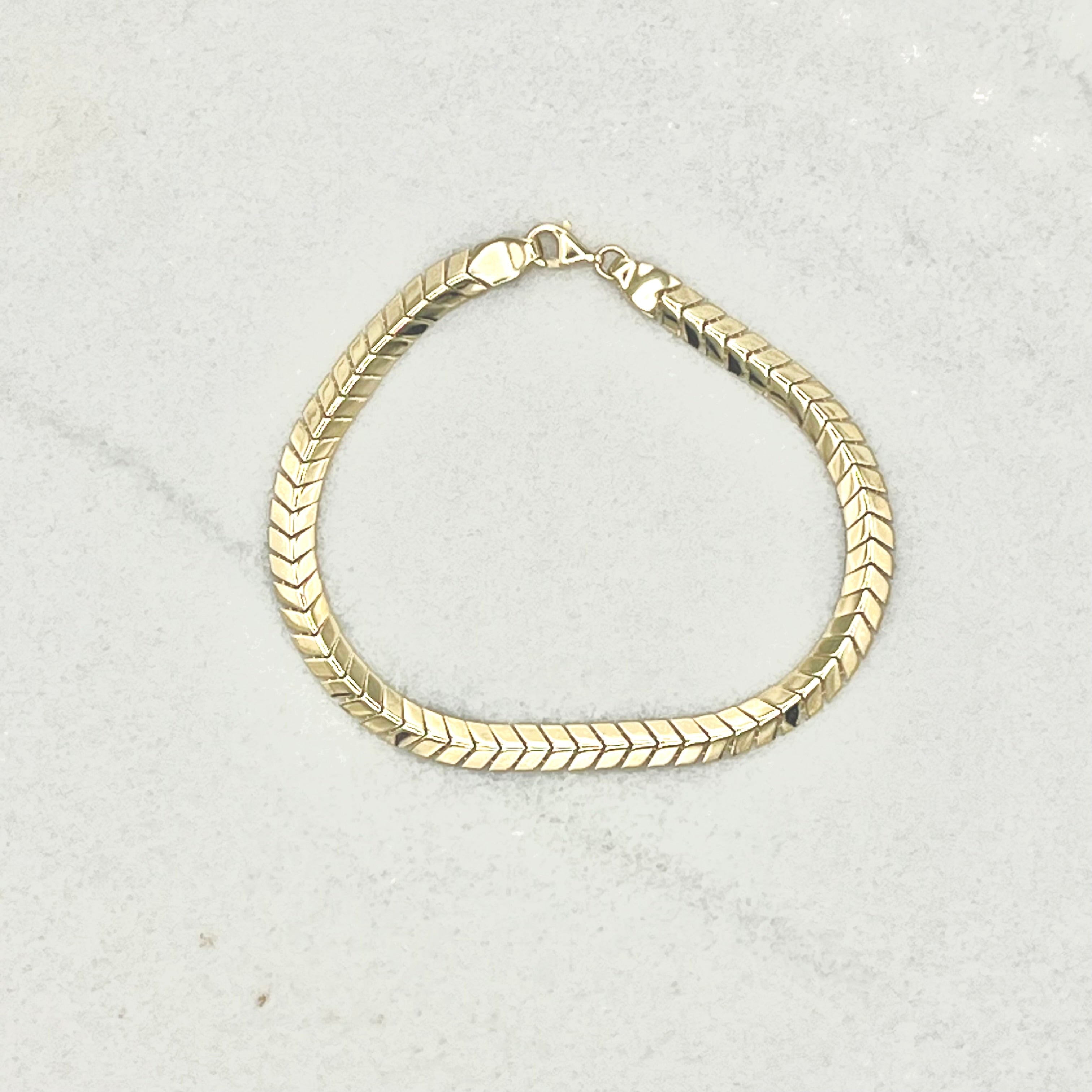 585 V-Link Armband aus Gelbgold 14K – feine V-Form Glieder Detail