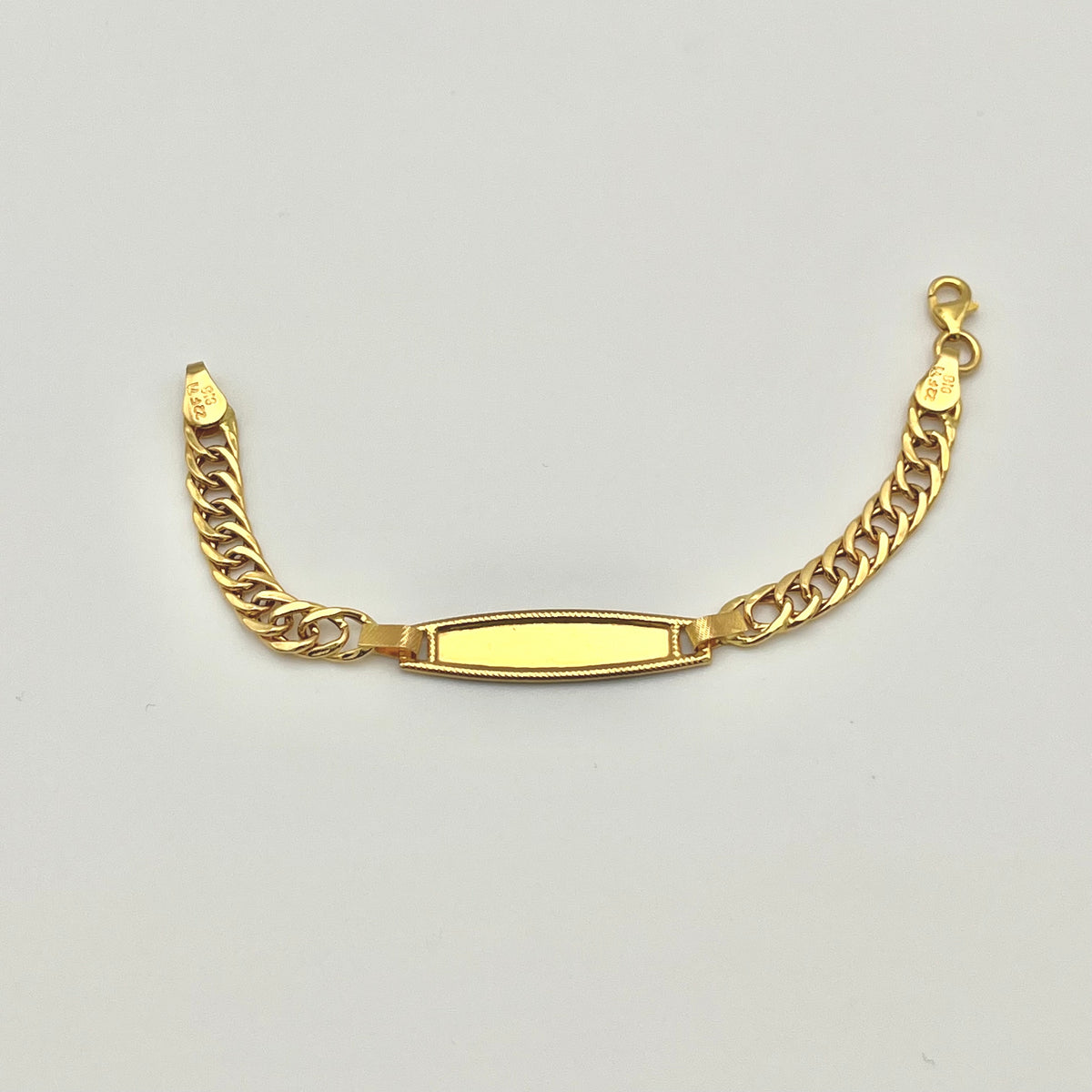 916 Frame Kinderarmband aus 22 Karat Gold mit gerahmter Namensplatte