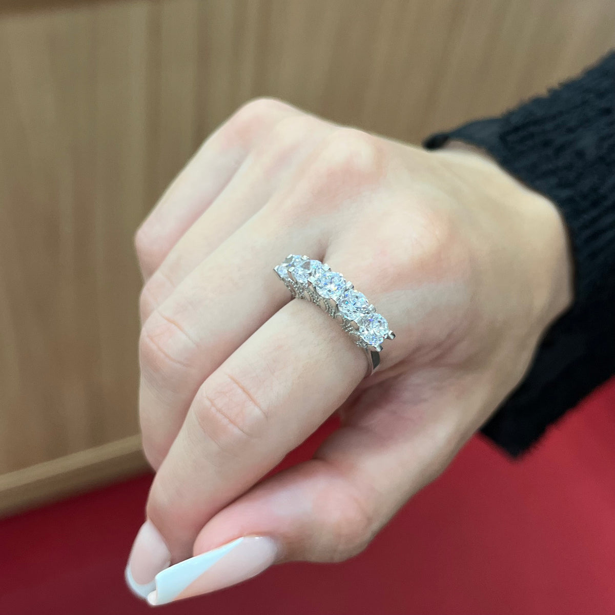 585 Eterna Einstein Ring aus 14K Weißgold mit großem Zirkonia-Stein auf breiter Ringschiene