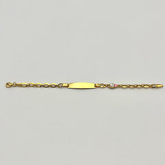 Detailansicht des Hello Kitty Motivs am Kinderarmband aus 916 Gold